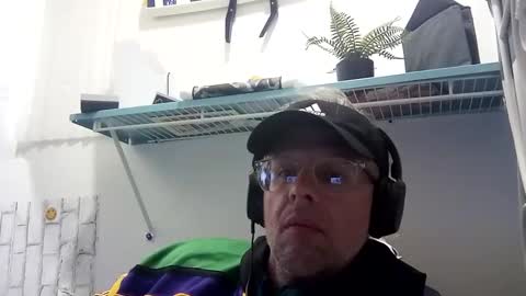 Snapshot of salis1981 chatting on 03/02/25, 05:01 salis1981 online show from 03/02/25, 05:01