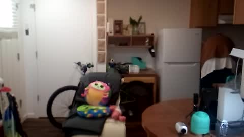 Snapshot of salis1981 chatting on 09/25/25, 06:33 salis1981 online show from 09/25/25, 06:33