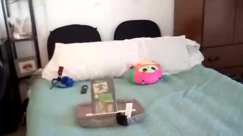 Snapshot of salis1981 chatting on 10/18/25, 06:19 salis1981 online show from 10/18/25, 06:19