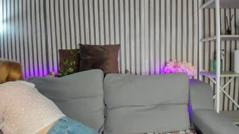 Snapshot of sally_ange1 chatting on 05/18/26, 01:02 Sally online show from 05/18/26, 01:02