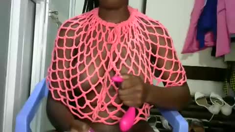 Snapshot of sally_beauty2023 chatting on 02/17/25, 03:20 sally_beauty2023 online show from 02/17/25, 03:20