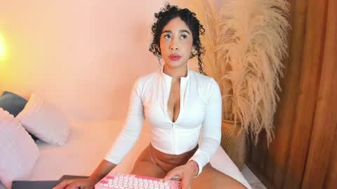 Snapshot of sally_rosses chatting on 05/11/26, 01:06 sally rosses online show from 05/11/26, 01:06