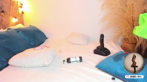 Snapshot of sally_rosses chatting on 05/11/26, 04:04 sally rosses online show from 05/11/26, 04:04