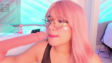 Snapshot of sally_white_ chatting on 02/01/25, 03:19 Sally White online show from 02/01/25, 03:19