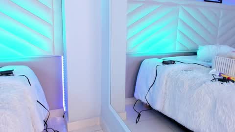 Snapshot of sally_white_ chatting on 02/06/25, 03:06 Sally White online show from 02/06/25, 03:06