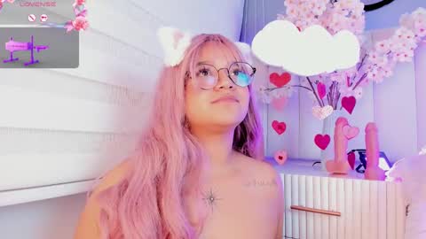 Snapshot of sally_white_ chatting on 02/15/25, 01:53 Sally White online show from 02/15/25, 01:53