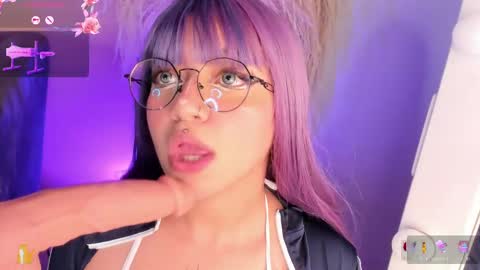 Snapshot of sally_white_ chatting on 03/05/25, 07:38 Sally White online show from 03/05/25, 07:38