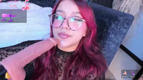 Snapshot of sally_white_ chatting on 09/27/25, 12:04 Sally White online show from 09/27/25, 12:04