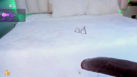 Snapshot of sally_white_ chatting on 10/09/25, 04:54 Sally White online show from 10/09/25, 04:54