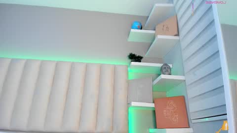 Snapshot of sally_white_ chatting on 10/21/25, 03:07 Sally White online show from 10/21/25, 03:07