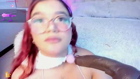 Snapshot of sally_white_ chatting on 10/29/25, 04:59 Sally White online show from 10/29/25, 04:59