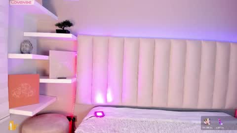 Snapshot of sally_white_ chatting on 11/20/25, 03:07 Sally White online show from 11/20/25, 03:07