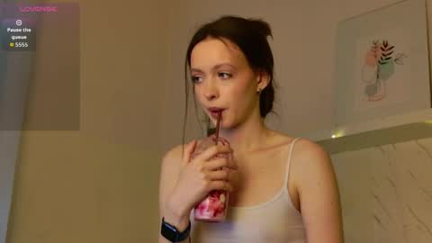 Snapshot of sallypinkman chatting on 03/29/26, 02:06 Sally Pinkman online show from 03/29/26, 02:06