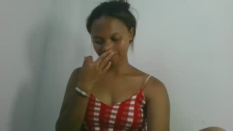 Snapshot of sallywett chatting on 02/14/25, 08:31 SallyWett online show from 02/14/25, 08:31