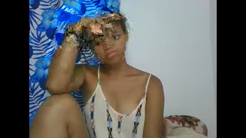 Snapshot of sallywett chatting on 02/17/25, 05:43 SallyWett online show from 02/17/25, 05:43