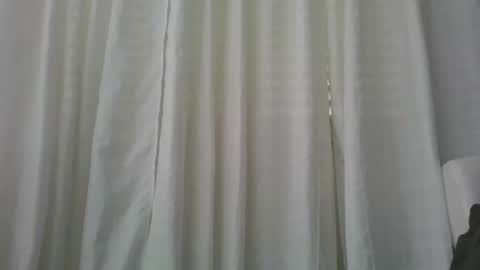 Snapshot of sallywett chatting on 12/17/25, 03:34 SallyWett online show from 12/17/25, 03:34