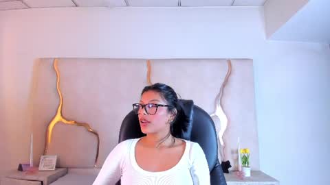 Snapshot of salmaportman_ chatting on 07/15/26, 03:12 salmaportman_ online show from 07/15/26, 03:12