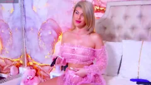 Snapshot of salmaroze chatting on 12/01/25, 05:45 SalmaRoze online show from 12/01/25, 05:45