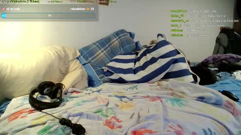 Snapshot of salokiin chatting on 10/22/25, 02:06 salokiin online show from 10/22/25, 02:06