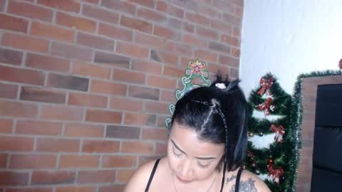 Snapshot of salome__hills chatting on 12/19/24, 02:56 online show from 12/19/24, 02:56