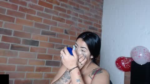 Snapshot of salome__hills chatting on 02/14/25, 09:03 online show from 02/14/25, 09:03