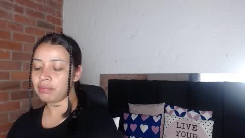 Snapshot of salome__hills chatting on 03/28/26, 08:41 online show from 03/28/26, 08:41