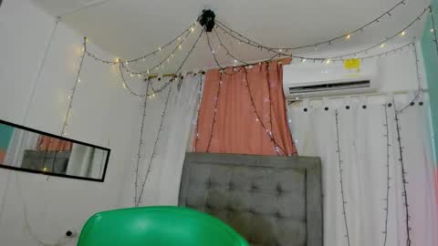 salome online show from 12/17/25, 06:47