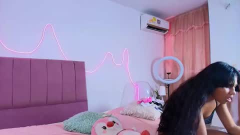 Snapshot of salome_horny3 chatting on 04/15/26, 08:20 salome_horny3 online show from 04/15/26, 08:20