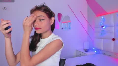 Snapshot of salome_rouse chatting on 01/05/25, 02:08 Salome Rose online show from 01/05/25, 02:08