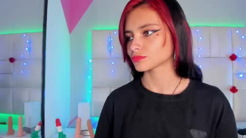 Snapshot of salome_rouse chatting on 02/12/25, 07:56 Salome Rose online show from 02/12/25, 07:56