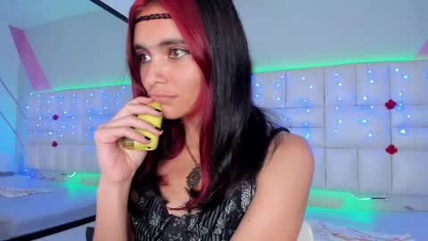 Snapshot of salome_rouse chatting on 02/13/25, 02:12 Salome Rose online show from 02/13/25, 02:12