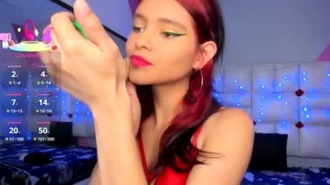 Snapshot of salome_rouse chatting on 03/12/25, 09:24 Salome Rose online show from 03/12/25, 09:24