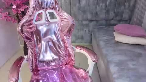 Salome  online show from 10/24/25, 09:06