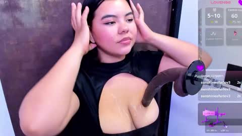 Snapshot of salomee_bigboobs chatting on 12/19/25, 08:05 Salome online show from 12/19/25, 08:05