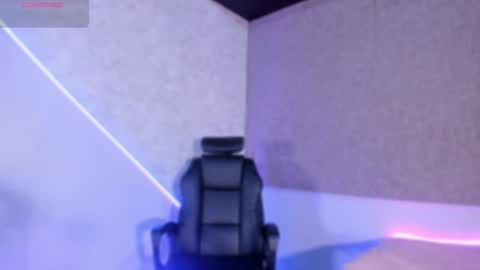 Snapshot of salomeferreira_ chatting on 11/17/25, 04:13 Salome Ferreira online show from 11/17/25, 04:13