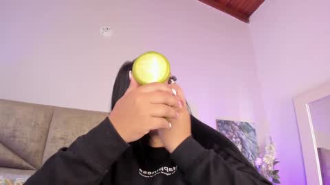 Salome online show from 02/05/25, 01:22