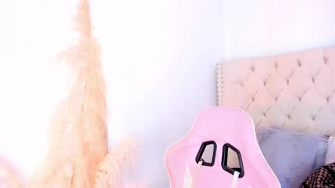 Salome online show from 09/08/25, 11:04