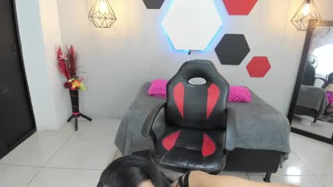 martina online show from 02/04/25, 03:22