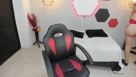 martina online show from 02/09/25, 03:53