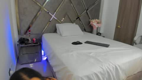 Snapshot of salommecruz01 chatting on 04/15/26, 05:03 Salomme Cruz online show from 04/15/26, 05:03