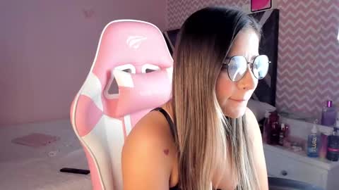 Snapshot of saloome_miller chatting on 01/12/25, 11:58 Salome online show from 01/12/25, 11:58