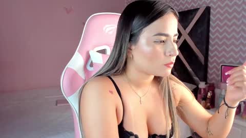 Snapshot of saloome_miller chatting on 01/17/25, 04:49 Salome online show from 01/17/25, 04:49