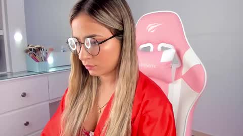 Snapshot of saloome_miller chatting on 03/07/25, 03:40 Salome online show from 03/07/25, 03:40