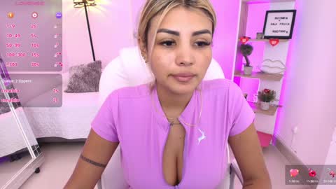 Snapshot of saloomee__ chatting on 01/13/25, 05:12 SALOME online show from 01/13/25, 05:12