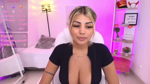 Snapshot of saloomee__ chatting on 01/15/25, 05:15 SALOME online show from 01/15/25, 05:15