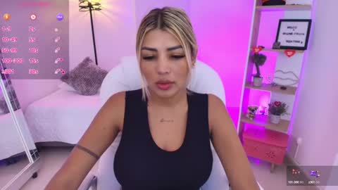 Snapshot of saloomee__ chatting on 01/18/25, 11:43 SALOME online show from 01/18/25, 11:43
