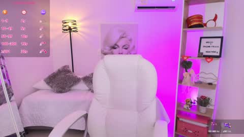 Snapshot of saloomee__ chatting on 01/22/25, 11:56 SALOME online show from 01/22/25, 11:56