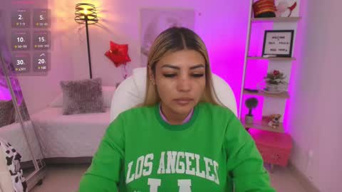 Snapshot of saloomee__ chatting on 03/11/25, 11:01 SALOME online show from 03/11/25, 11:01