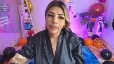Snapshot of saloomee__ chatting on 10/15/25, 10:59 SALOME online show from 10/15/25, 10:59