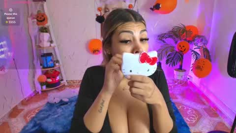 Snapshot of saloomee__ chatting on 10/24/25, 11:28 SALOME online show from 10/24/25, 11:28